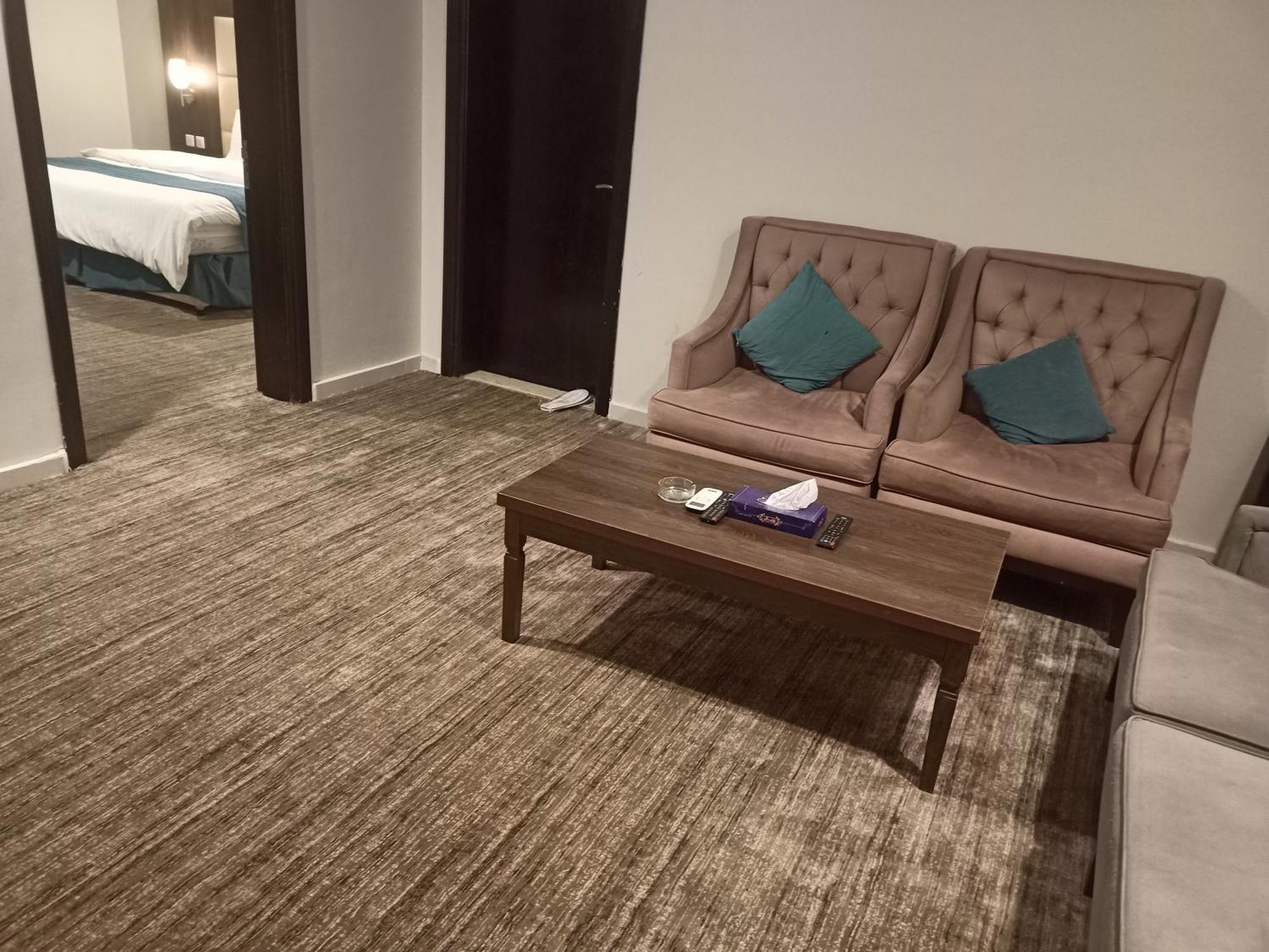 همم للوحدات السكنية - الرحيلي Jeddah Al Kura Phòng bức ảnh